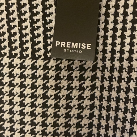 Houndstooth Pencil Skirt - Picture 5 of 6